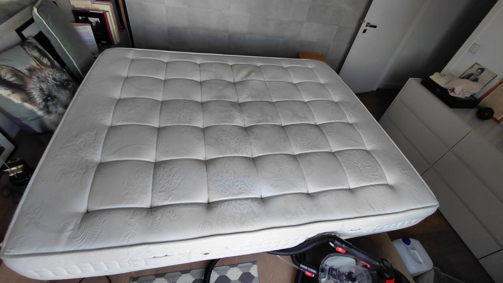 Le même matelas après nettoyage